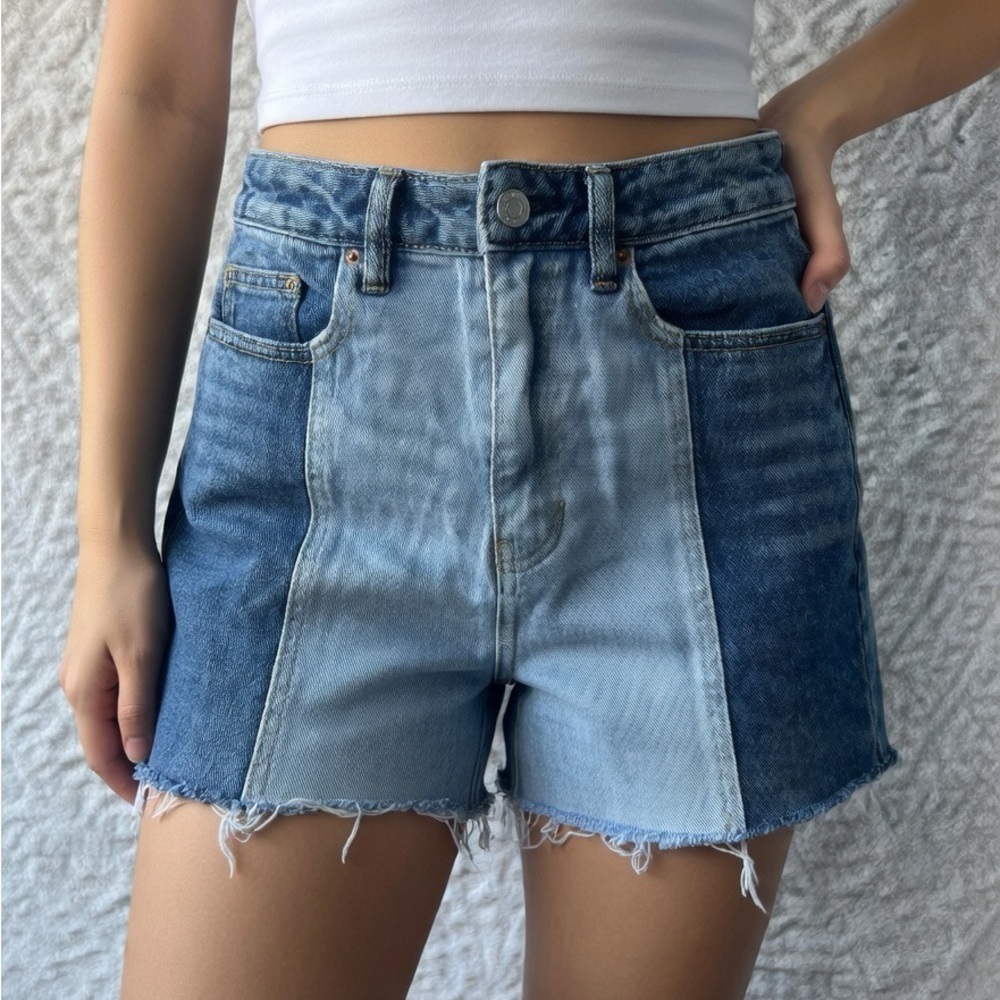 PacSun Women’s Two-Tone Denim Raw Hem 90’s Boyfriend Jean Shorts | Size 25